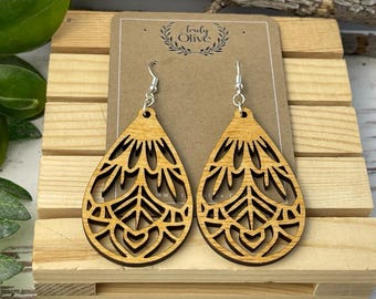 Boho Holz Mandala Ohrringe: Leichte Teardrop Schmuck