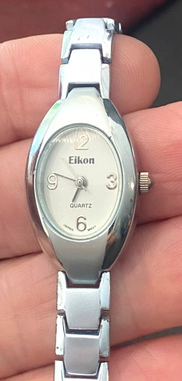 Eikon quartz watch deals