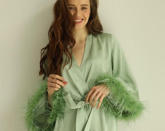 Bridesmaid robe with DETACHABLE feather sleeves Bridal robe Short satin silk robe for wedding day wedding outfit Pre wedding gown