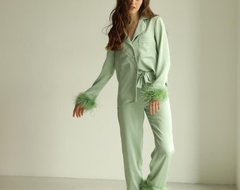 Green long bride pajama set with detachable feathers Bridesmaid pajama set  Bridal pajama Summer women pajama set with long sleeves