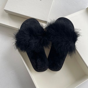 Black bridal slippers with feather Bride slippers Bridesmaid slippers Gift for bride