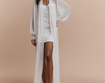 Bata de novia larga blanca transparente con ribete de encaje Bata de novia de gasa para preparativos Vestido de tocador de boda