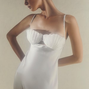 White bridal silk slip dress with seashell shape bra Honeymoon sexy lingerie Women silk nightgown Boudoir wedding nightgown Short lace dress