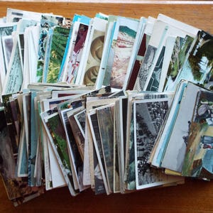 Lot de 400 vieilles cartes postales assorties de pays du monde étranger Europe Amérique du Sud non triée antique vintage