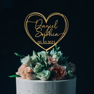 Wedding cake topper with a heart and a date, Personalized cake topper in a heart shape, Multiple colors available Gold