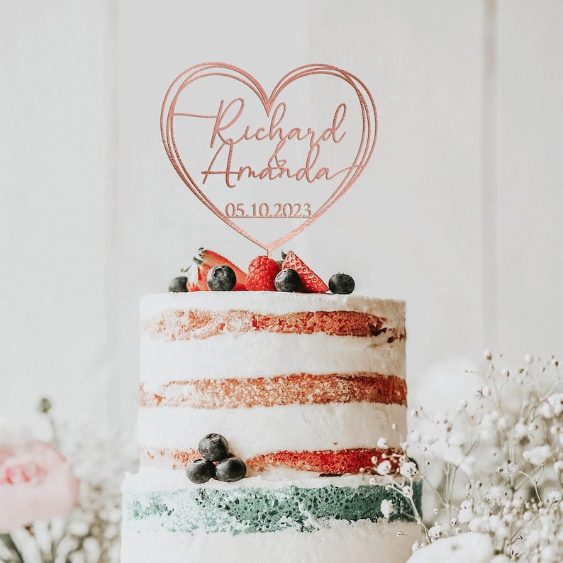 Wedding cake topper with a heart and a date, Personalized cake topper in a heart shape, Multiple colors available Rose Gold