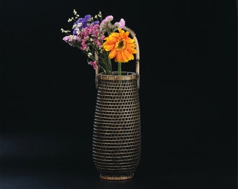 Hand-woven bamboo baskets, flower arrangements, Japanese flower baskets