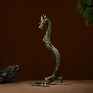 Antique Bronze Dragon Sculpture: Chinese Animal Art (41X21X13cm)