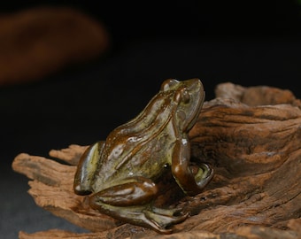 Antique Bronze Frog Sculpture: Asian Art Decorative Statue