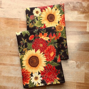 17x17 and 16x16 Cloth Napkins Sunflowers Mums Daisies on Black Set of 2 Washable Cotton Eco-Friendly Housewarming Gift Large Dinner Napkins