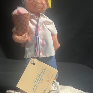Lot of Vintage Annalee Felt Dolls from 1990s - Most with Hang Tag image 4