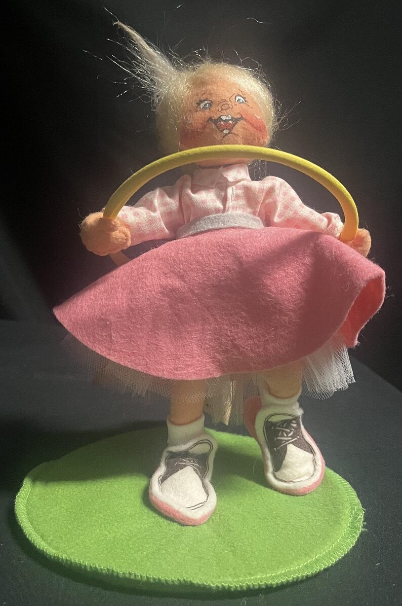 Lot of Vintage Annalee Felt Dolls from 1990s - Most with Hang Tag image 5