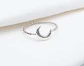 Crescent Moon Sterling Silver Ring, Moon Phase Ring UK, Celestial Jewellery, Christmas Gift for her, Dainty Ring, Stacking ring, Boho Ring