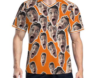 CAMISA DE FUTEBOL PERSONALIZADA. Rostos espalhados aleatoriamente Camisa de futebol com foto personalizada Aniversário Natal Dia dos Namorados Presente Namorado Ele