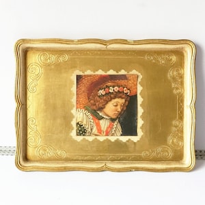 original vintage wooden tray from Florence with silkscreen of angel in the center, gold background and antique effect Craquelle