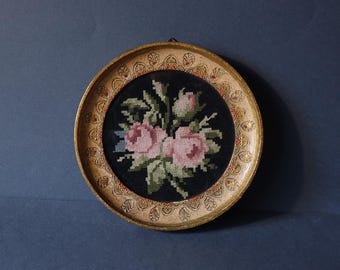 Vintage medium circular wooden frame from Florence with gold leaf and antique effect craquelé and small half-stitch floral tapestry