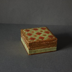 Scatola portagioie vintage fiorentino in legno con foglia oro e Craquelle effetto antico, anni 60/70