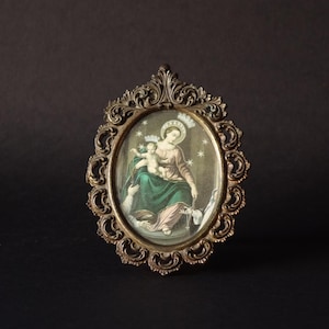 Ancient sacred image of the Madonna of Pompeii – Oval metal frame – Religious print under glass