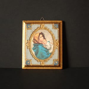 Small icon of Madonna with Child by Ferruzzi in Florentine style – on wood, rectangular shape with gold leaf