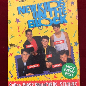 1989 New Kids On The Block Trading Cards Caixa de cera com 36 pacotes de 8 cartões e 1 adesivo por pacote Vintage Topps Nkotb Original Ótima ideia de presente
