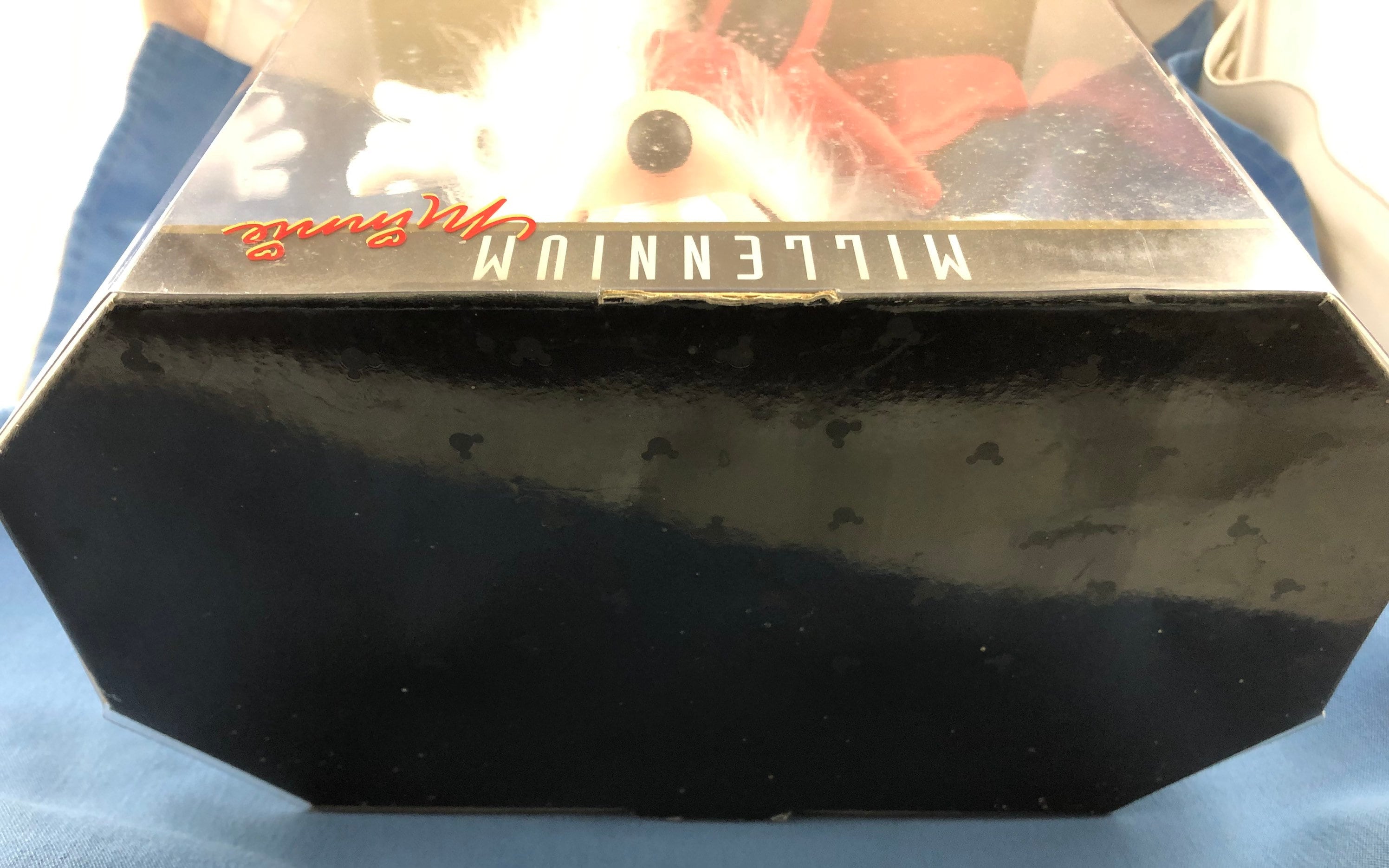 MILLENNIUM　Minnie Year 1999 Disney Limited Edition 11 Inch Collector Doll