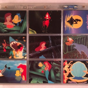 Juego de 90 cartas Pro Set de La Sirenita de Disney de 1991, más pegatinas de pie para colorear, tarjetas coleccionables de Walt Disney en 9 páginas con bolsillos.