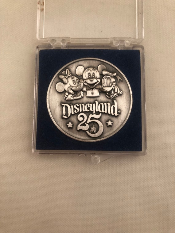 1980 Disneyland 25th Anniversary Commemorative Medallion