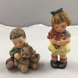Boy Girl Figurine Set of 2 Warm Bear Hugs & Cuddle For Teddy 627 1999 Goebel Berta Hummel Gift Collection Brand New Old Store Stock