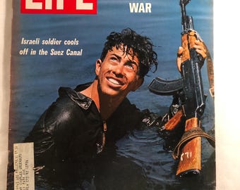 March 17 1967 Life Magazine Charlie Brown and Snoopy on Cover