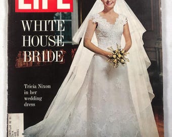 June 18 1971 Life Magazine White House Bride Tricia Nixon in Wedding Dress on Cover