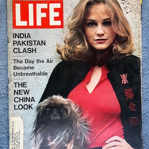 December 10 1971 Life Magazine Cybil Shepherd Cover Vintage Original Great Birthday Gift Idea