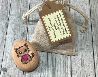 Portable hug, pocket hug, cute cat hug, cat lover, kitty, cat keepsake gift, positivity, wooden pebble, solid wood keepsake, send direct