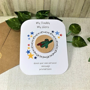 Mein Daddy Mein Held, Andenken Geschenk, Geschenk für Papa, Vatertag, Geburtstag, handgemacht, Massivholz, personalisiertes Geschenk