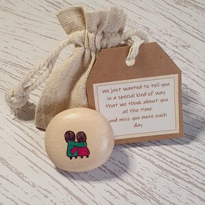 Abrazo portátil, abrazo de bolsillo, envío directo, piedra de madera personalizada, recuerdo de madera maciza, te extraño, regalo de aislamiento, envío directo, confinamiento
