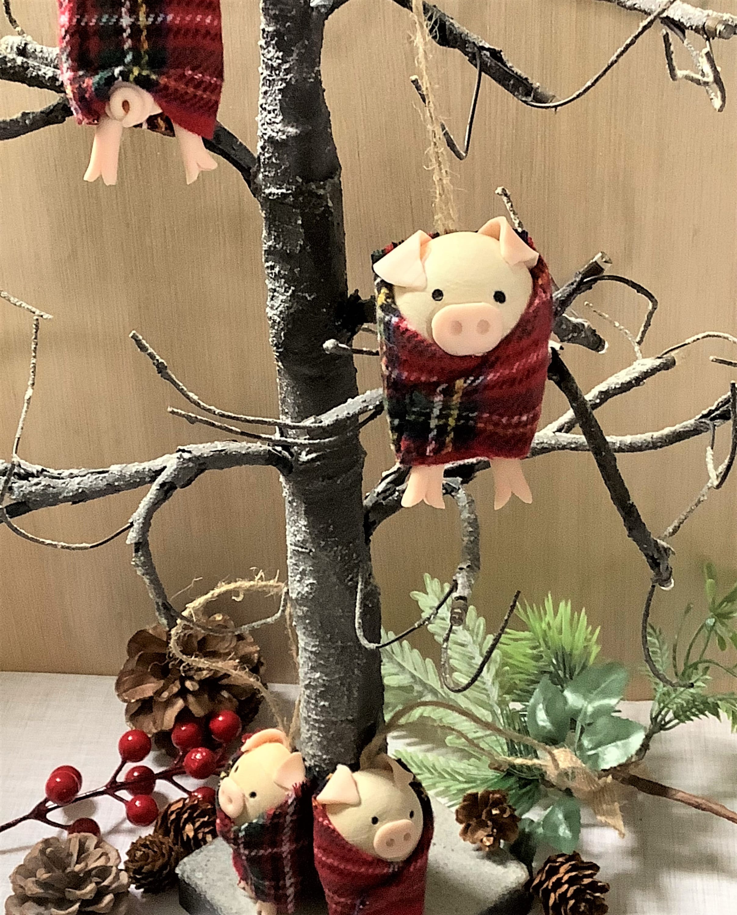 Pigs in blankets Christmas decoration, Christmas ornament, Tree decoration, Christmas decor, Christmas tree, vegan gift, pig lover