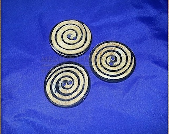 Pagan energy symbol hand made horn button x 4