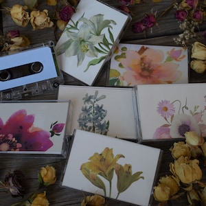capa floral mixtape cassete personalizada, fita cassete personalizada, fita cassete com capa floral, mixtape personalizada, mixtape floral, cassete personalizada