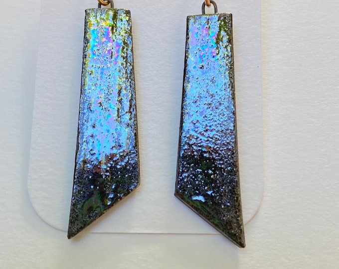 Porcelain earrings with opalescent accents