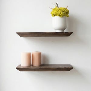 Estante flotante rústico de madera de nogal, a medida, para pared, de nogal, estilizado y delgado.