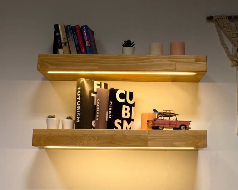 Estante flotante de pared gruesa con luces, estante de madera con tira de luces LED, estante flotante con luces LED de 12 V CC, regalo para inauguración de casa.