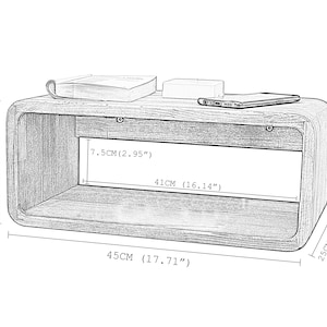 K&ouml;nnte beinhalten: Ein Holzregal mit abgerundeten Kanten, 45 cm breit, 19 cm hoch und 25 cm tief. Das Regal hat einen Ausschnitt auf der R&uuml;ckseite, der einen Regalraum von 41 cm Breite und 7,5 cm H&ouml;he schafft.
