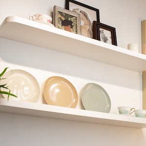 White Radius Floating Shelves with Plate Groove, Custom Size Floating Shelves, Curved Floating Shelf for Kitchen, Plate shelf, Photo shelf