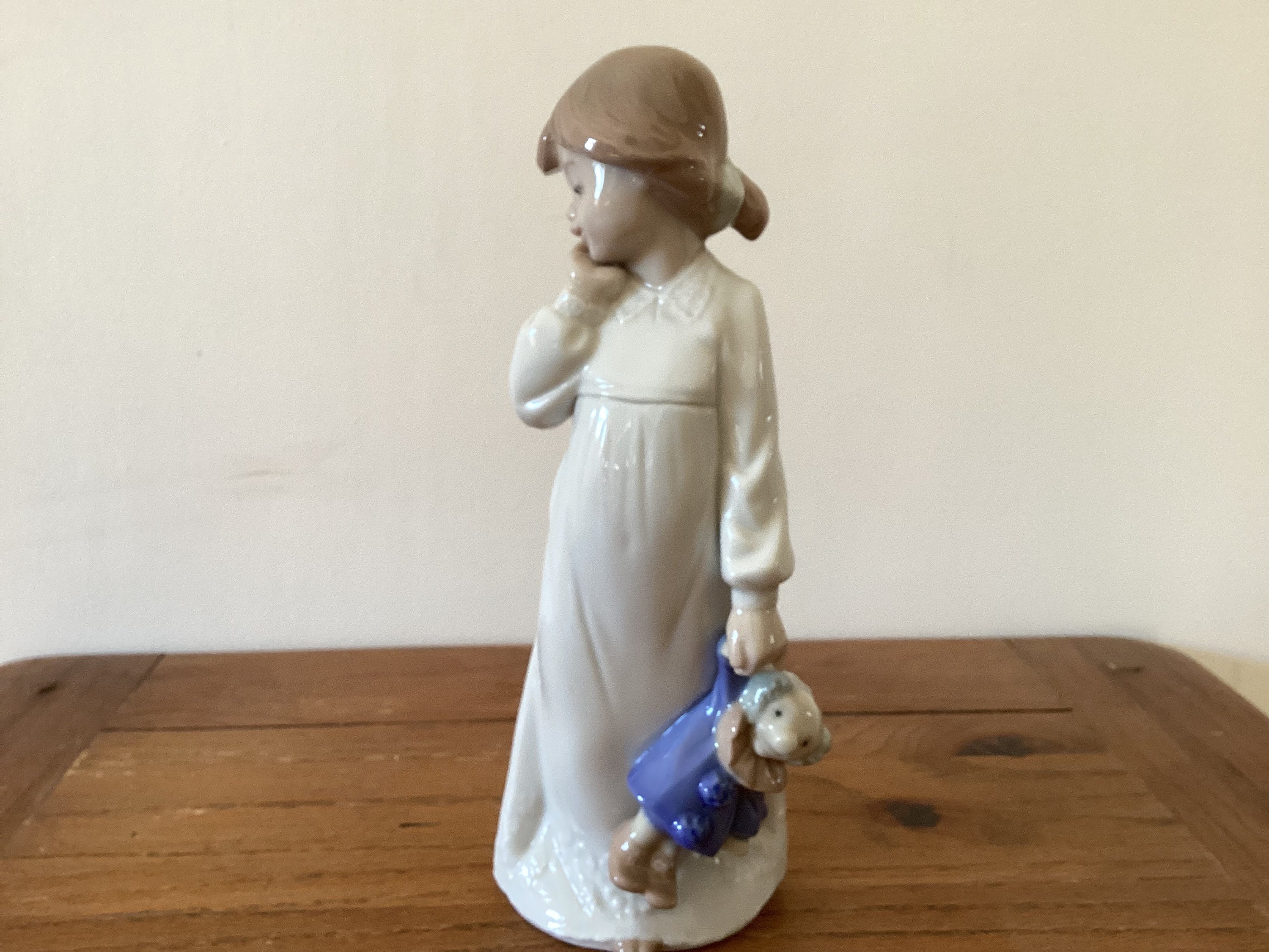 リヤドロ NAO ピエロ人形を抱く少女 1108 - Etsy 日本