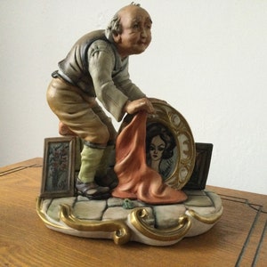Capodimonte 142 vintage Rare Old man with towel over artwork.