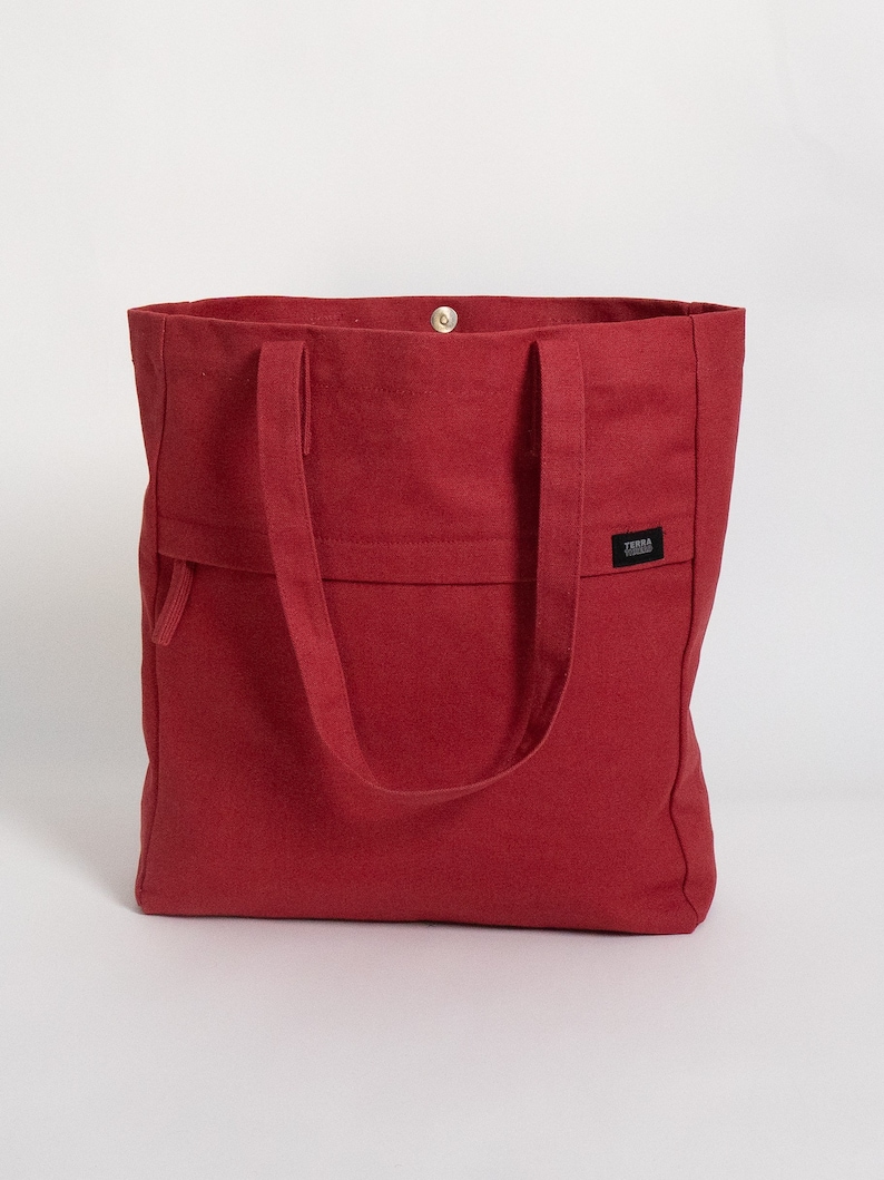 tote with lots of pockets