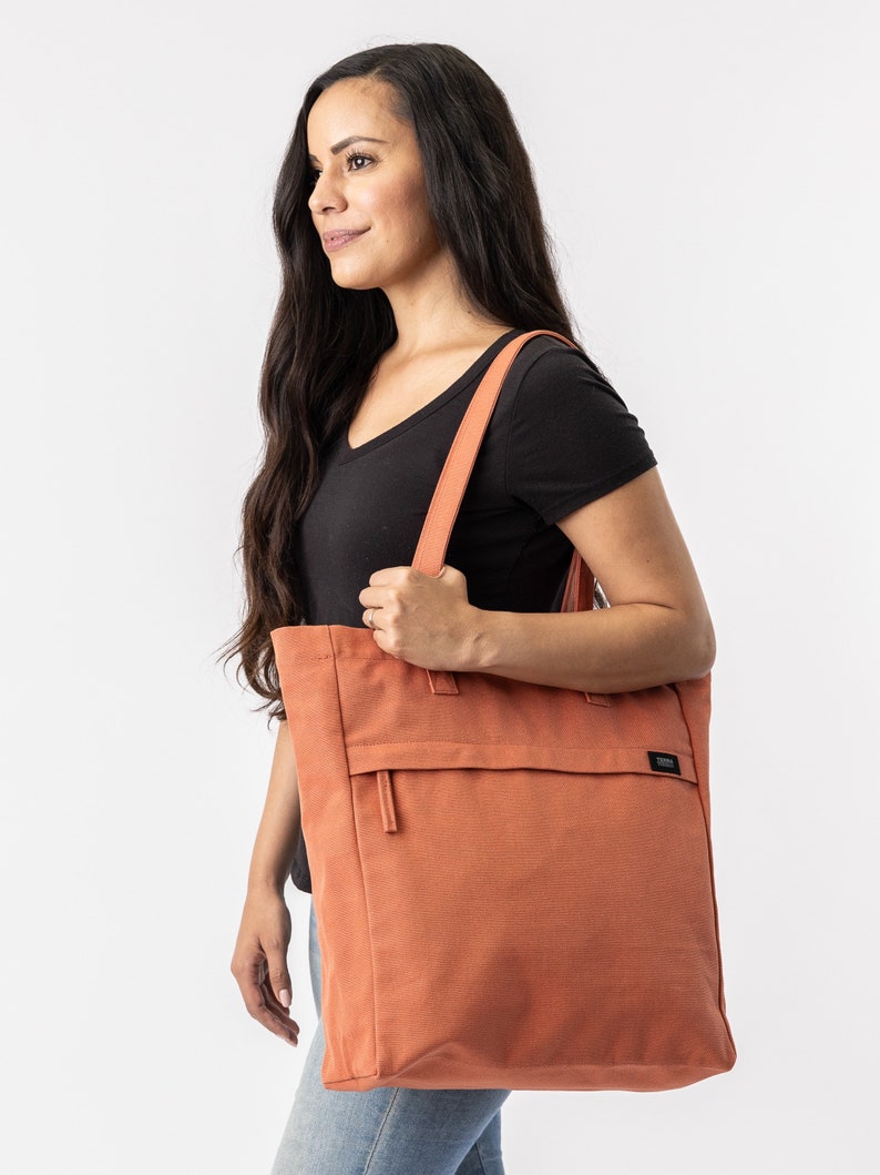 large work bags with compartments