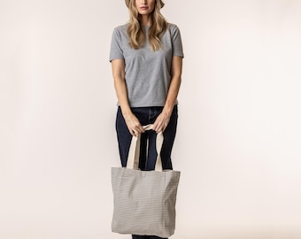Organic Cotton Canvas Tote Bag: Sustainable Shopper with Zipper Pocket