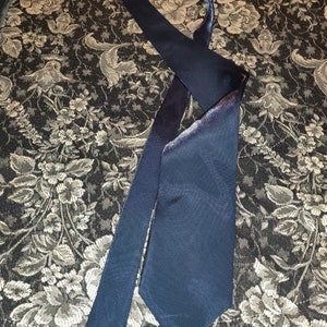 NAVY SIMMER TIE