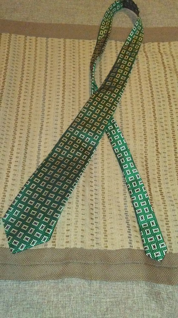 NORDSTROM GREEN TIE