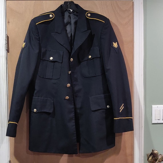VINTAGE ARMY JACKET